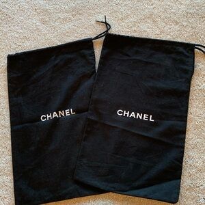 Chanel shoe dust bags set/2